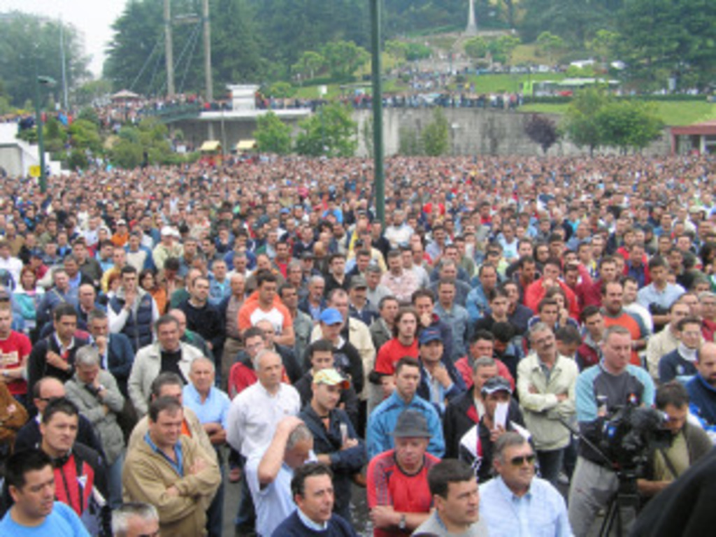 Asamblea multitudinaria en Vigo