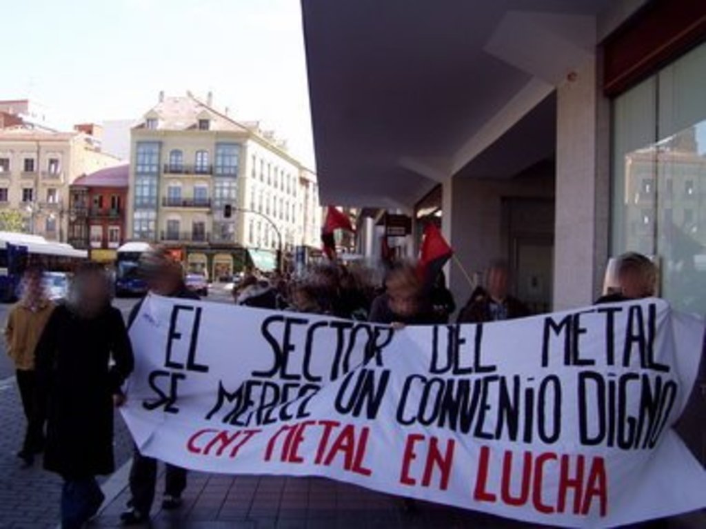 Camino a la sede de CCOO